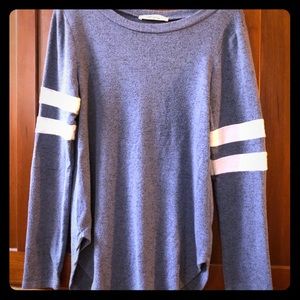 Gaze USA Crew Neck Blue Heather Light Sweater